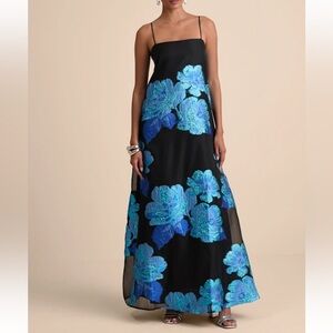 Lulu’s Yavanna Black and Blue Floral Jacquard Shift Maxi Dress